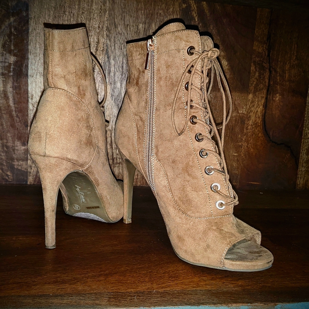 Tan Suede Lace-up Ankle Boots 8.5